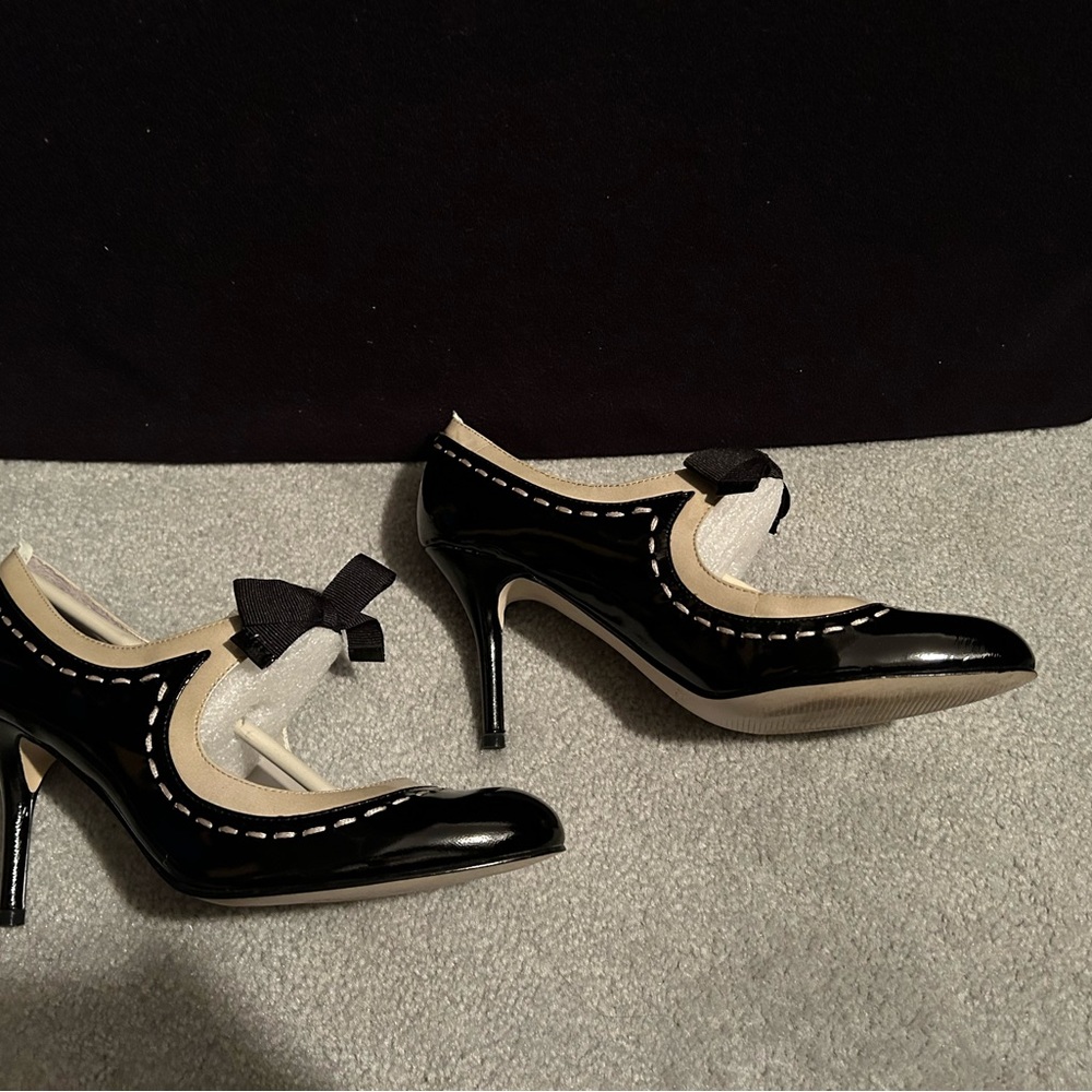 Gorgeous Shoes by Enzo Angiolini, Size 6M - Picture 3 of 11